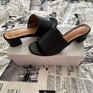 J. Jill Black Sandals with Low Block Heel and Open Toe